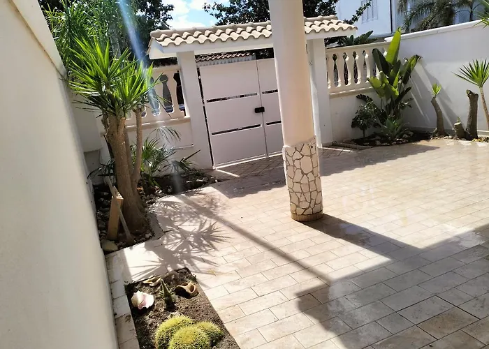 Casa Antonio E Nicoletta بيت للعطل *